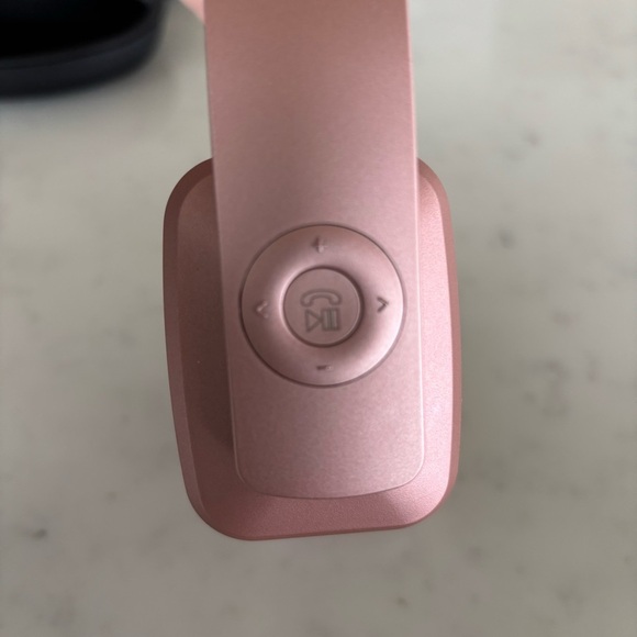 Belink Rose Gold Wireless Headphones - Picture 3 of 8